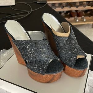 BRAND NEW GUESS WEDGES !